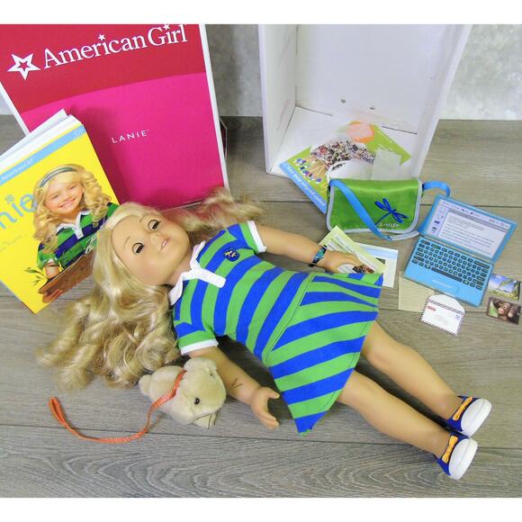 American Girl LANIE DOLL + ACCESSORIES Bracelet Pet Bunny Laptop Book AG BOX - Picture 5 of 12